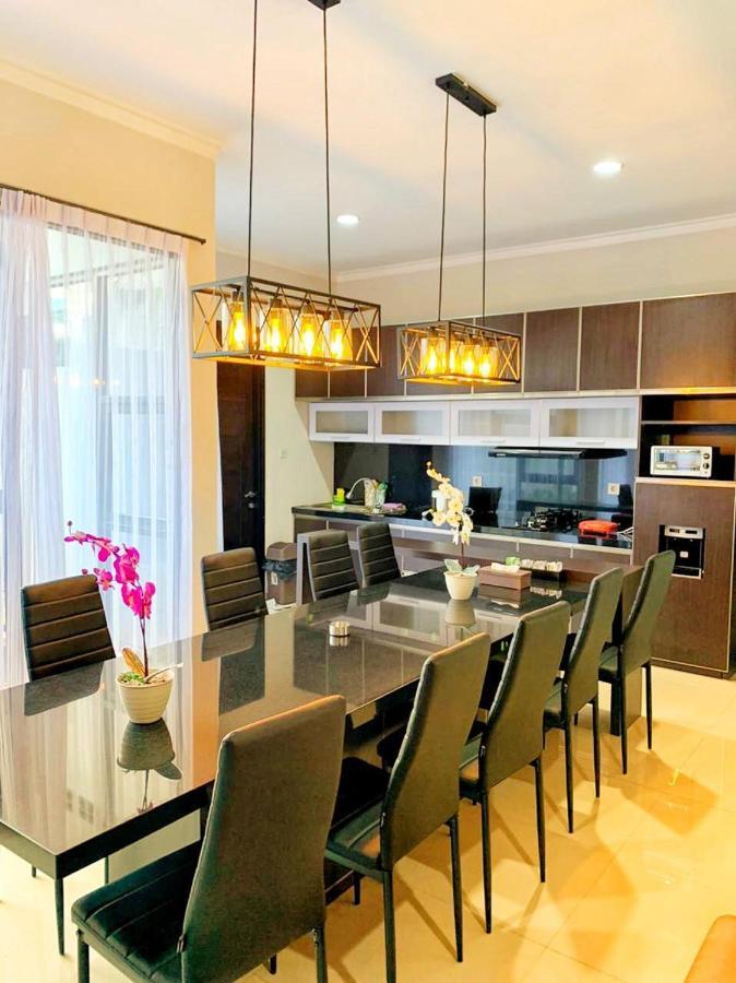 Platinum Setrasari Guest House 5Br Private Pool باندونج المظهر الخارجي الصورة